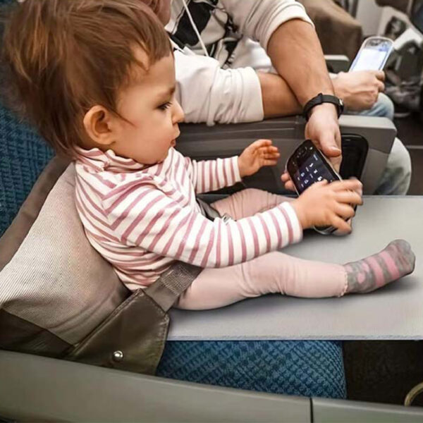 تخت طائرة للأطفال