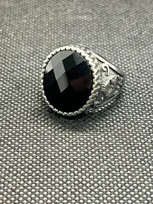 خاتم السلطان اسود